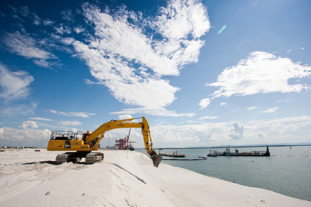 Port of Brisbane land reclamation underway